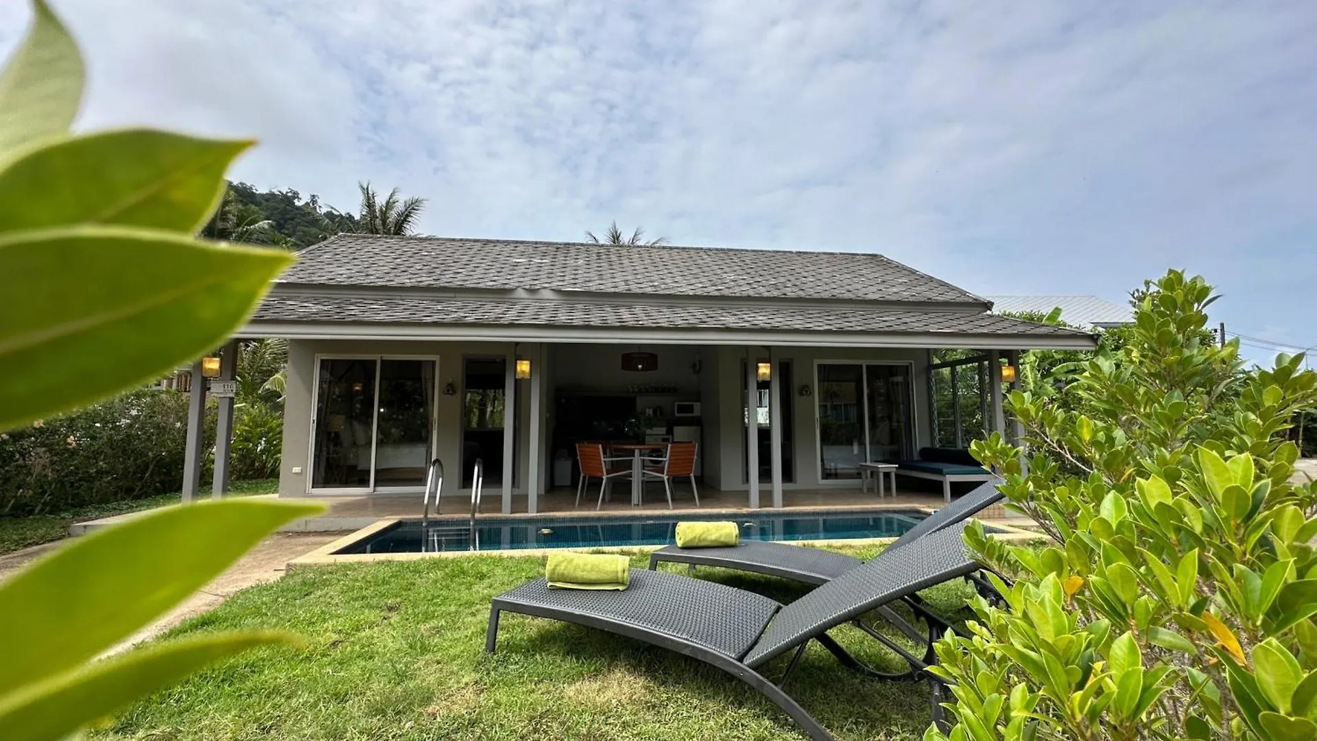 Villa Sakoo Valley Naithon Beach Thailand