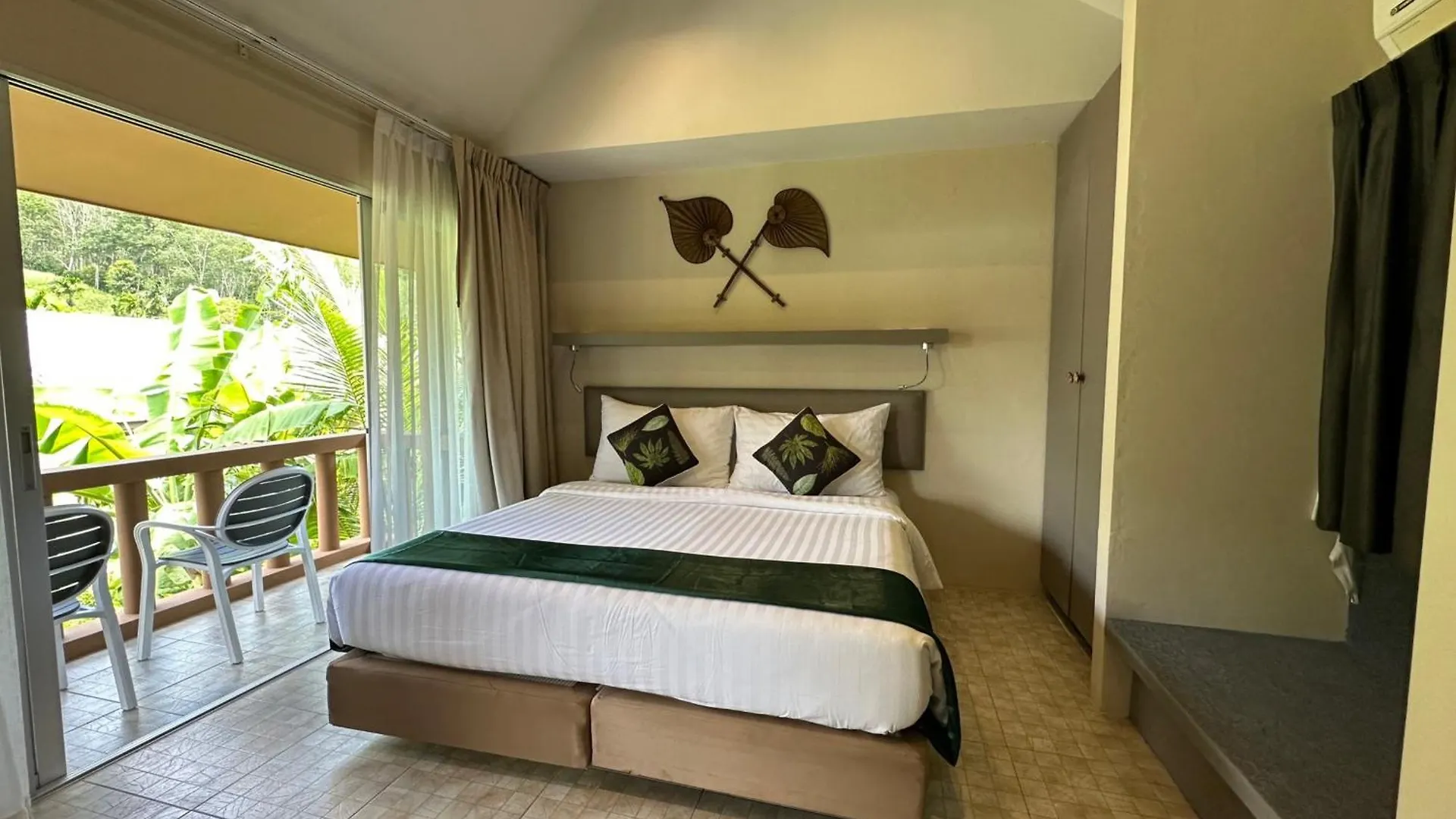 Villa Sakoo Valley Naithon Beach